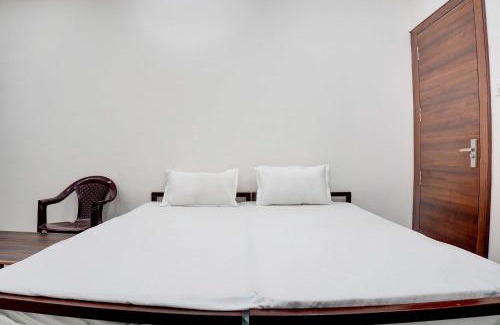 Bhopal Hotel | Hotel O akshat guest house