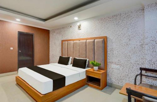 Rudrapur Hotel | Hotel O Awas Vikas Near Bus Stand