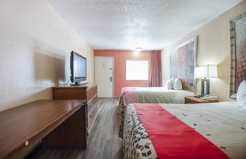 Elkhart Hotel | Hotel O Daylight Inn Elkhart I-90, IN