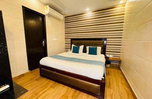 Kalkaji Hotel | Hotel O The Moon