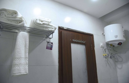 Delhi Hotel | HOTEL OM REGENCY