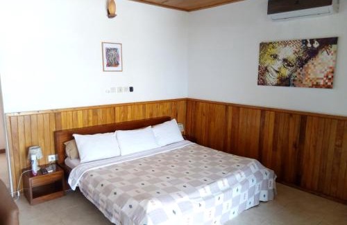 Moyen-Cavally Region Hotel | Hotel Palm Rock Beach