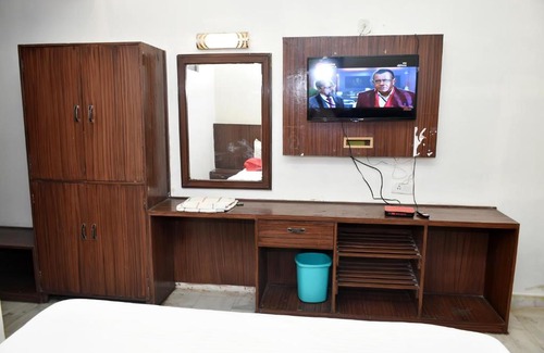 Khajuraho Hotel | Hotel Paramod Palace