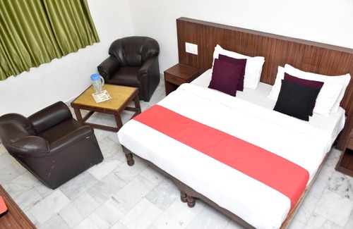 Khajuraho Hotel | Hotel Paramod Palace