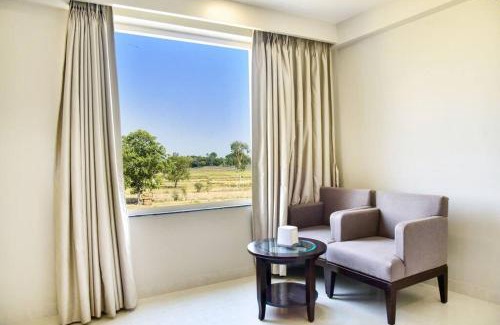 Bahraich Bed & Breakfast | Hotel Platinum Shravasti