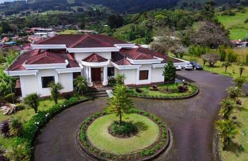 Fraijanes Hotel | Hotel Poas Paradise