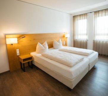 Dachau District Hotel | Hotel Poellners 20 min von München Hbf