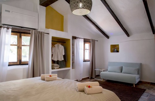 Jimena de la Frontera Hotel | Hotel Rancho Los Lobos