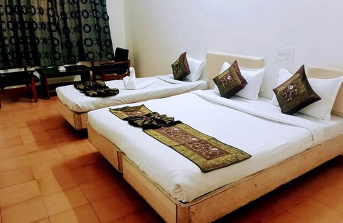 Secunderabad Cabin | Hotel Ranjit Residency