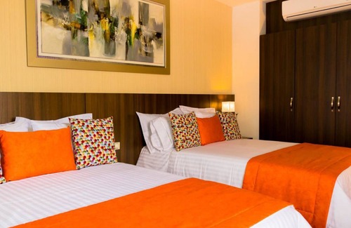 La Esmeralda Hotel | Hotel Real Elim International