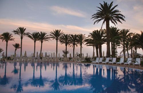 Corralejo Hotel | Hotel Riu Palace Tres Islas