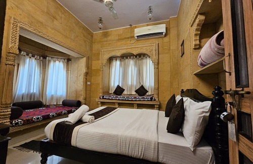 Amar Sagar Pol Hotel | Hotel Royal Haveli