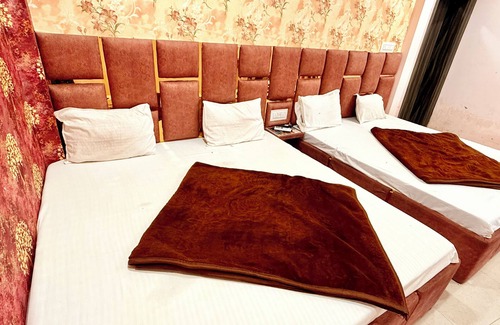 Ujjain Hotel | Hotel S Elite - near Temple & Station