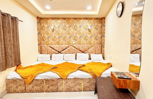 Ujjain Hotel | Hotel S Elite - near Temple & Station