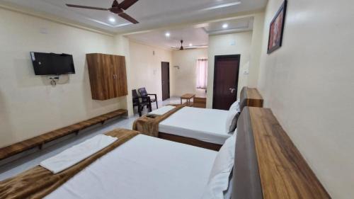 Muttukadu Hotel | Hotel Sailakshmi Residency
