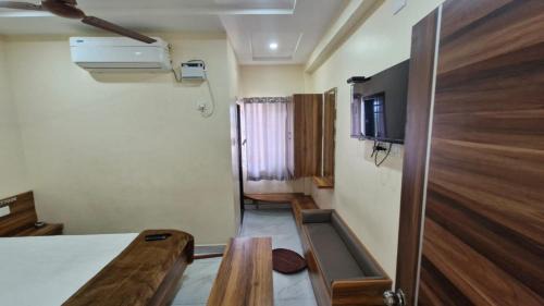Muttukadu Hotel | Hotel Sailakshmi Residency