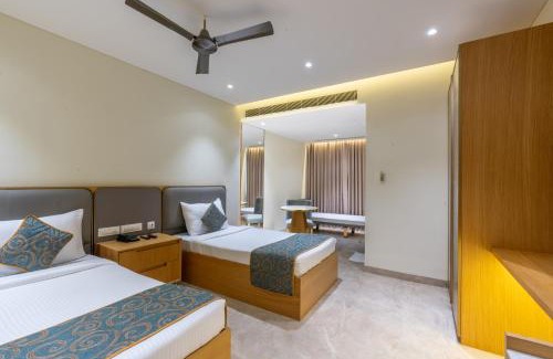 Bhongir Hotel | Hotel Sannidhi Emerald