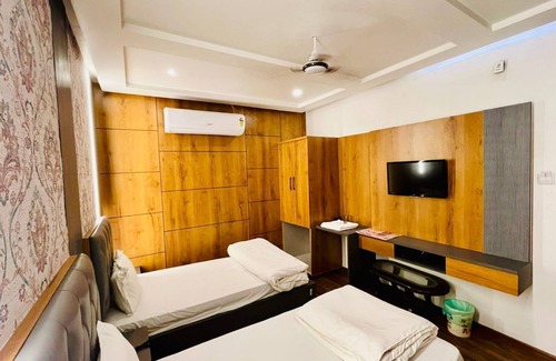 Bela Hotel | Hotel Satyam Inn