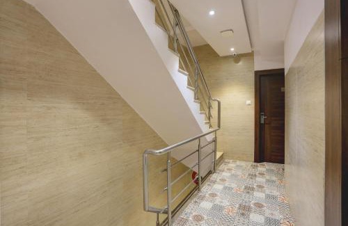 Andheri West House | Hotel Sea Breeze