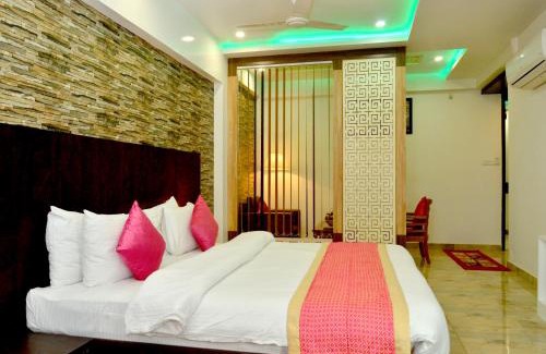 Sarnath House | Hotel SGT Plaza