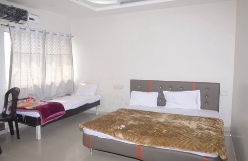 Ujjain Hotel | Hotel Shree Lok