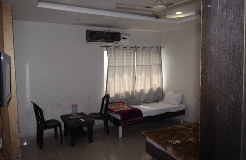Ujjain Hotel | Hotel Shree Lok