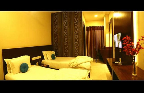 Dewas Hotel | Hotel Shri Khedapati International