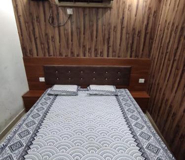 Mainpuri Hotel | Hotel Shri Mohan