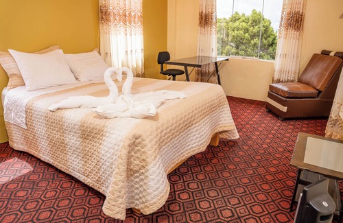 Yunguyo Hotel | Hotel Summita