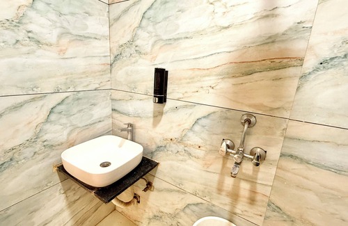 Ujjain Hotel | Hotel Suncity - near All main Places