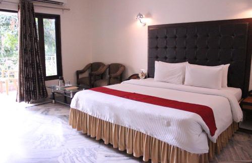 Varanasi Hotel | Hotel Surya, Kaiser Palace