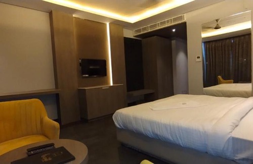 Kanpur Hotel | Hotel The Legend