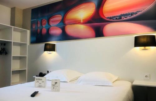 Bernay Hotel | Hotel The Originals Bernay Acropole