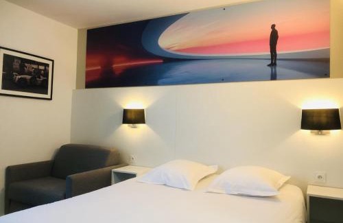 Bernay Hotel | Hotel The Originals Bernay Acropole