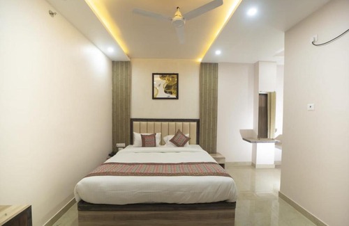 Varanasi Hotel | Hotel The Pearl
