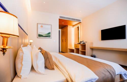 Haldwani Hotel | Hotel Treeline