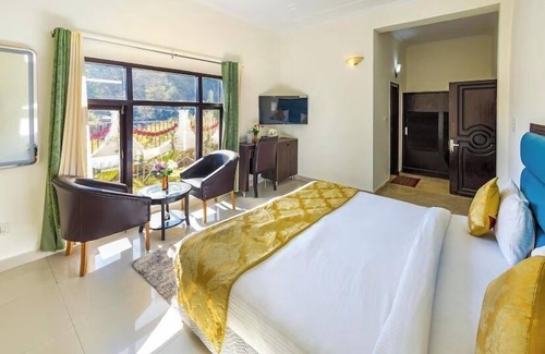 Naukuchiyatal Hotel | Hotel Vaapi Comfort inn