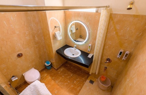 Naukuchiyatal Hotel | Hotel Vaapi Comfort inn