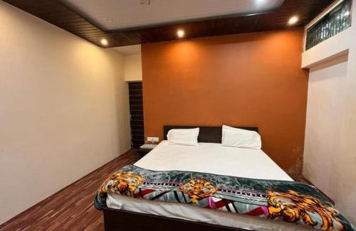 Varanasi Hotel | Hotel Varanasi Paradise - Best Seller - Parking facilities