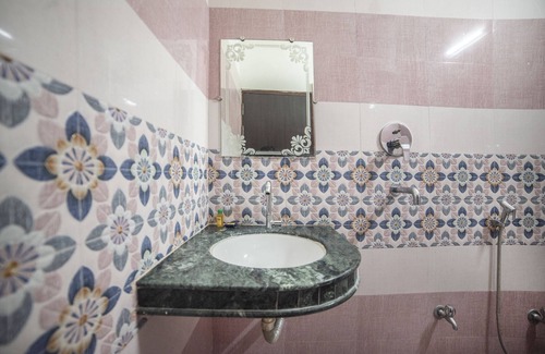 Varanasi Hotel | Hotel Yash Residency Assi Ghat & Bhu