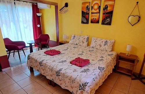 Brisas de Zicatela Hotel | Hotelito Swiss Oasis - Adults Only