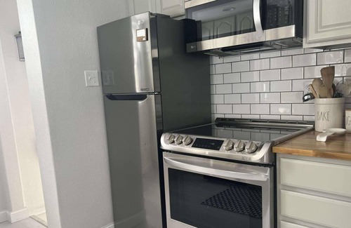 Estelline Cabin | Hottub|Bar+GameArea|Kayak|Paddlebrds|Sleeps12+