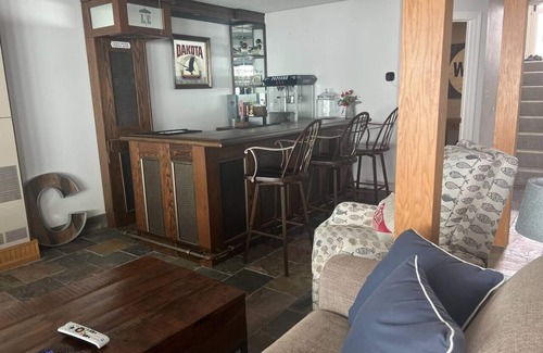 Estelline Cabin | Hottub|Bar+GameArea|Kayak|Paddlebrds|Sleeps12+