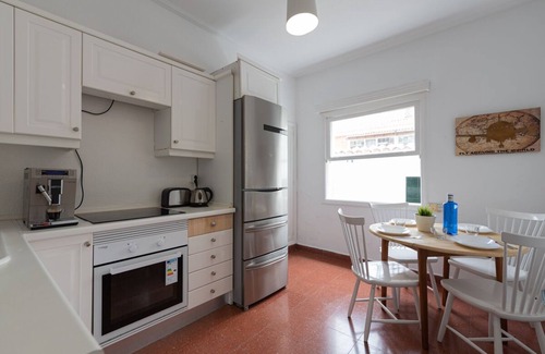 Las Palmas de Gran Canaria House | House With Large Garden and 4 Bedrooms in Ciudad Jardin