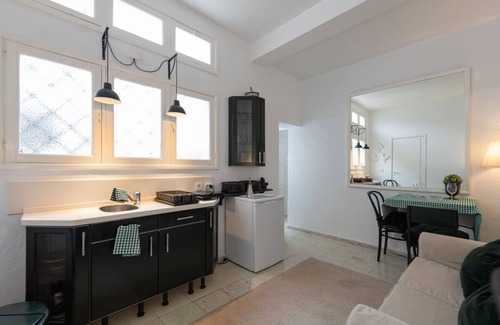 Las Palmas de Gran Canaria House | House With Large Garden and 4 Bedrooms in Ciudad Jardin