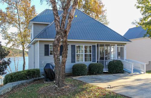 Leesburg House | House #04 - Happy Camper-(No Pets) -Private Pier