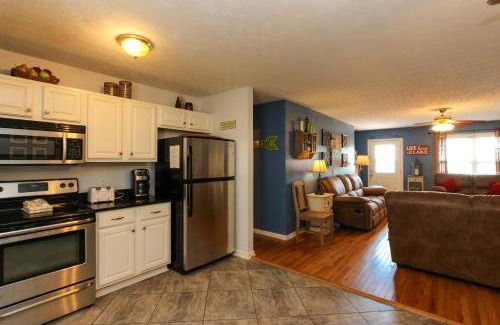 Leesburg House | House #06 Heart of the Bay (Pet Friendly) Private Pier