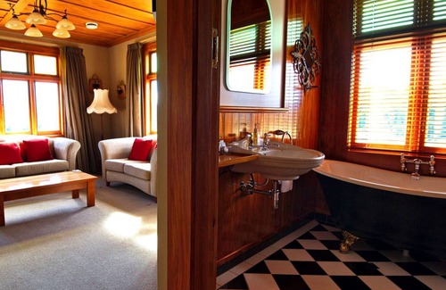 Franz Josef Glacier House | House ∙ 1 bedroom ∙ 2 guests