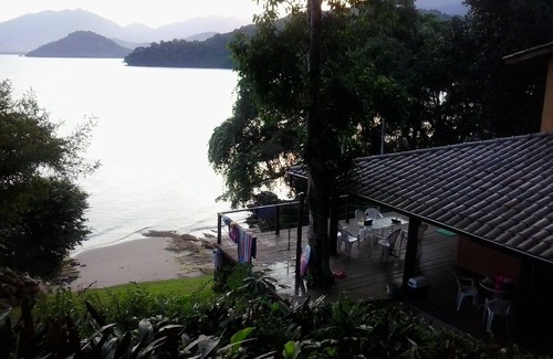 Mambucaba House | House 3 suites Praia Particular on Ilha do Araujo, overlooking Paraty