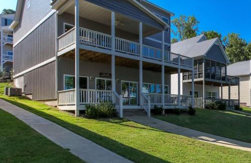 Leesburg House | House #44 Dock Holiday (no pets) Lakefront Private Boatslip